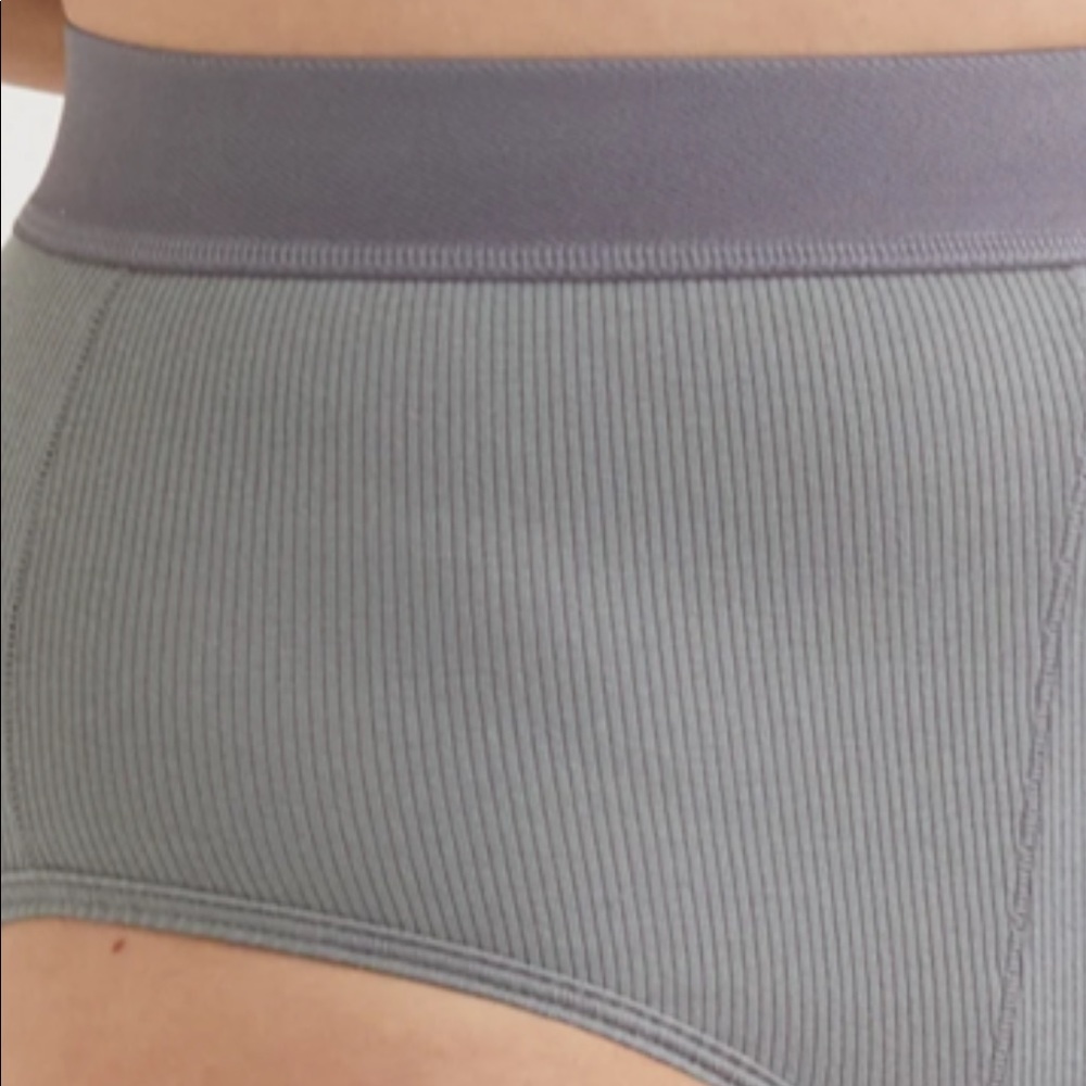 NWT SKIMS COTTON JERSEY CHEEKY TANGA in color Pacific S